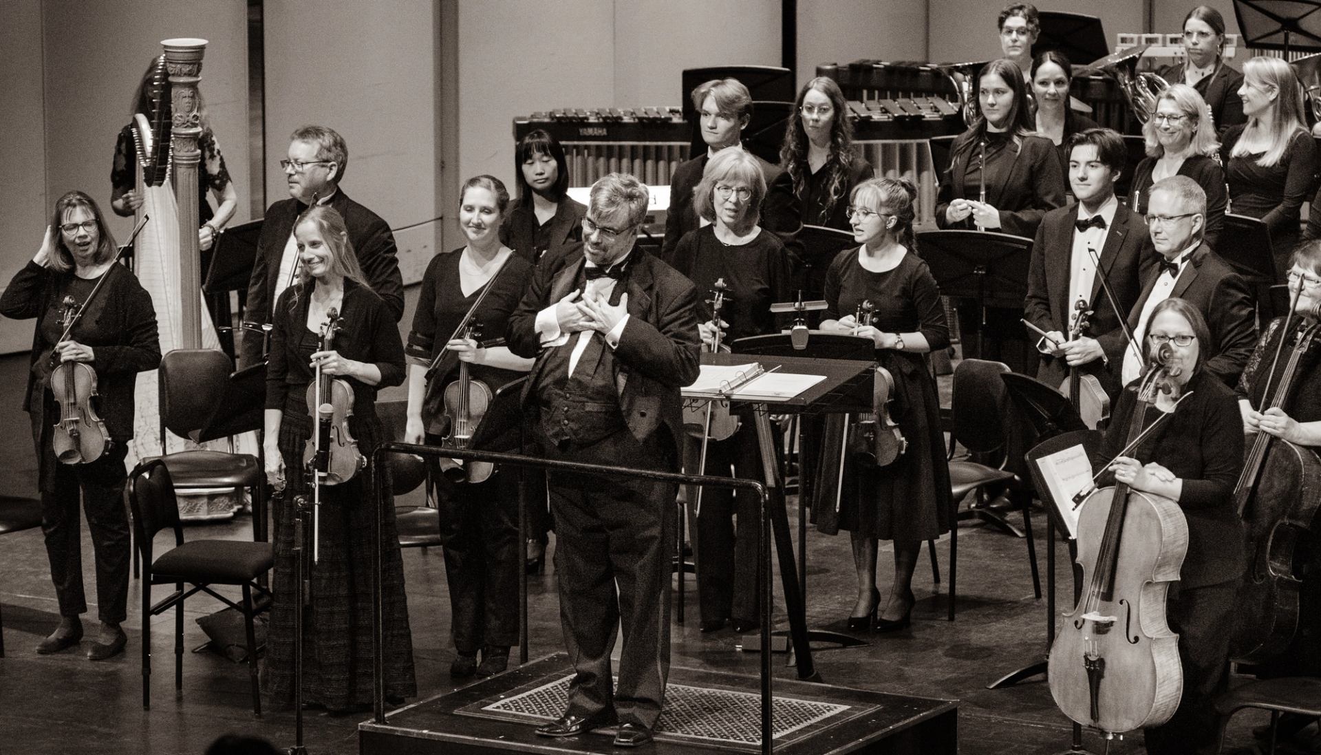 RDSO: Bows and Holly | Canada's Alberta thumbnail