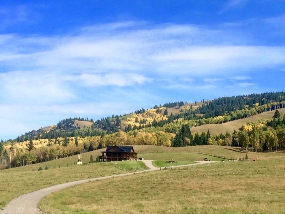 Chimney Rock Ranch Retreat | Canada's Alberta thumbnail