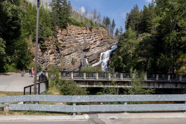 Viewing points at Cameron Falls.