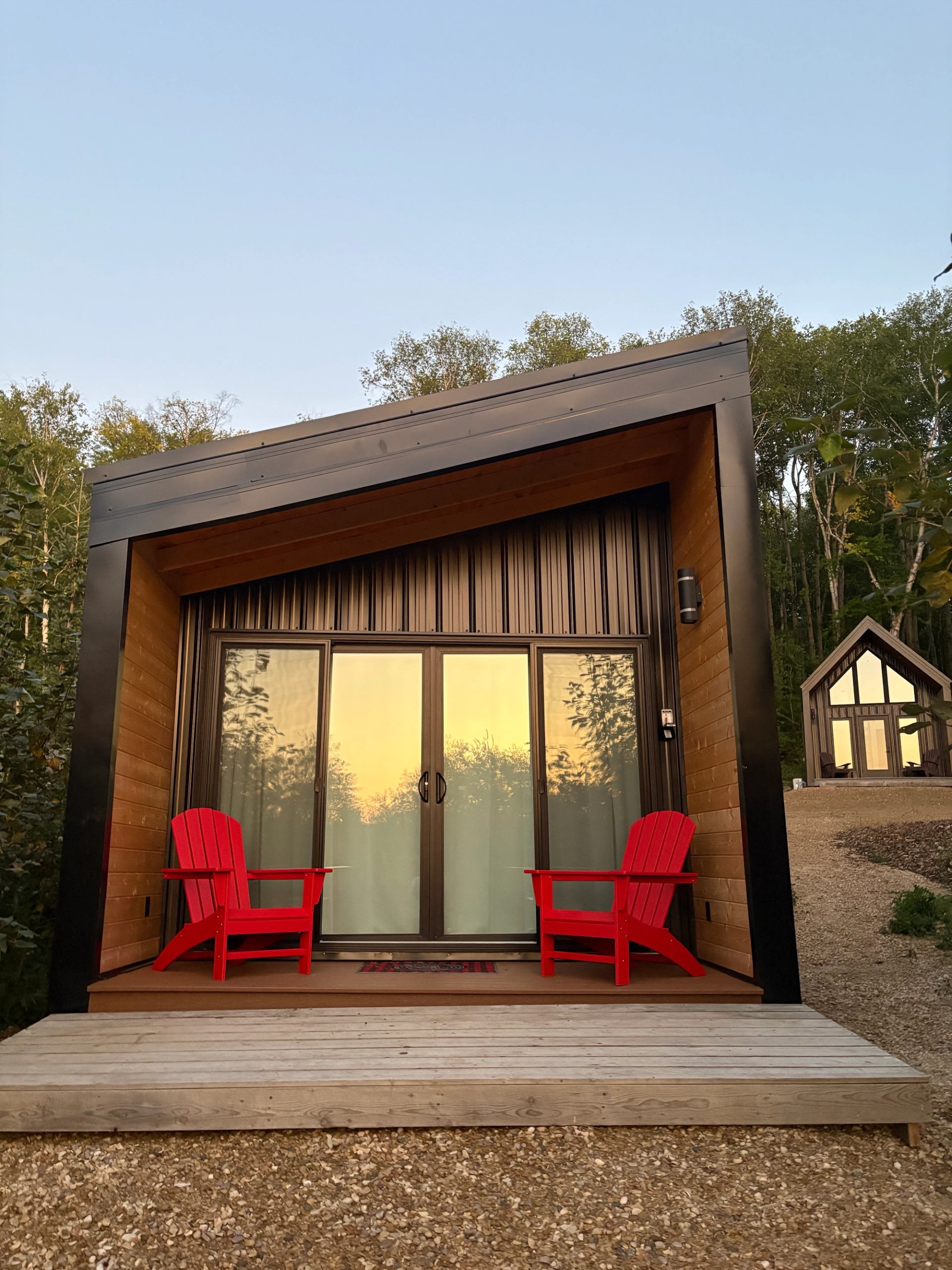 Lakeview Lodge & Cabins | Canada's Alberta thumbnail