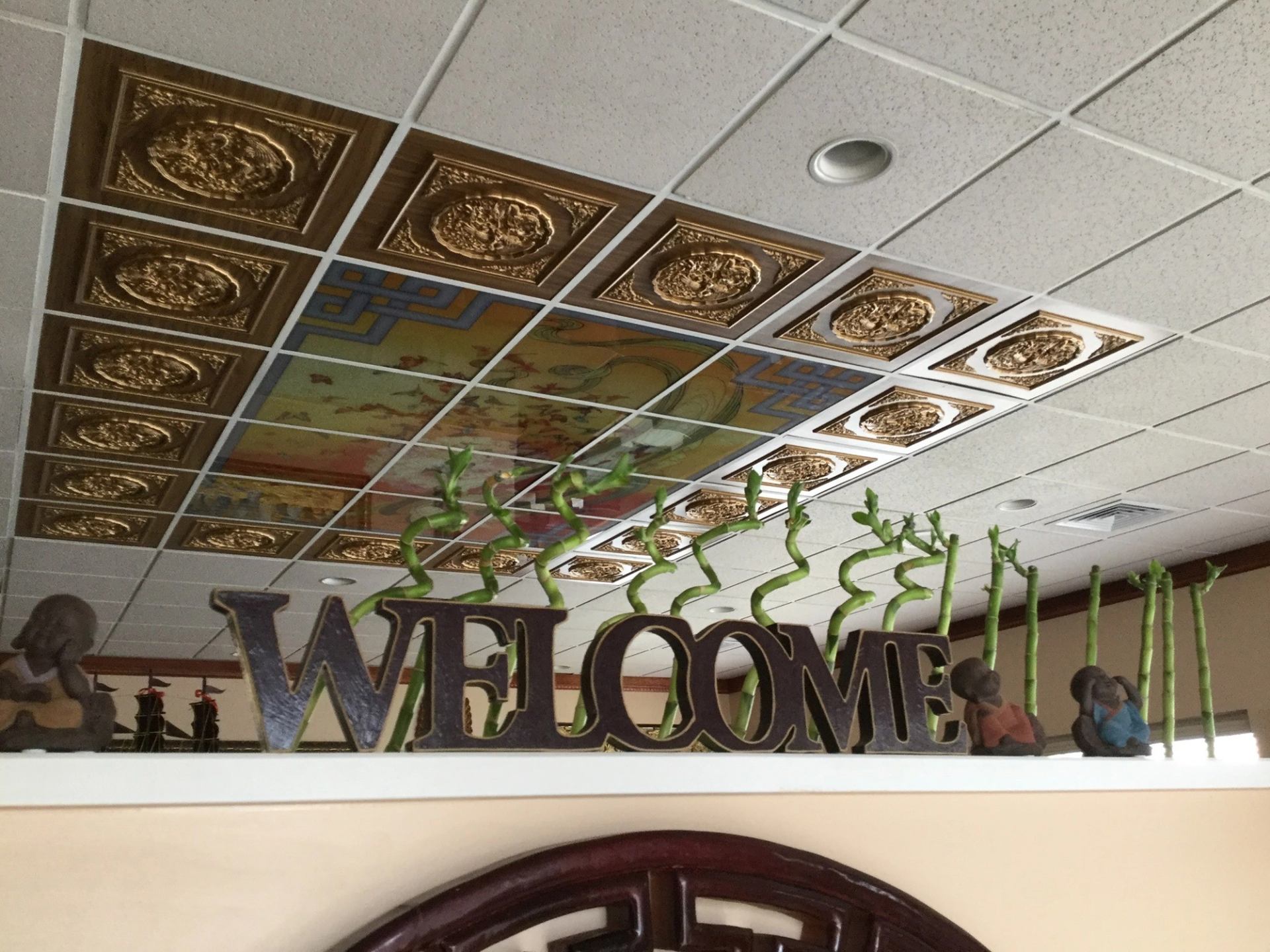 From the moment you enter, Happy Valley surrounds you with style and hospitality.