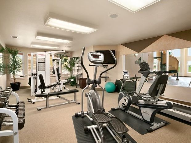 Exercise room in the Wingate by Wyndham Calgary.