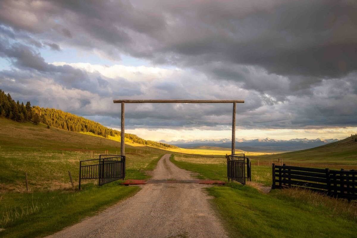 Flint Rock Ranch - The Panabode | Canada's Alberta thumbnail