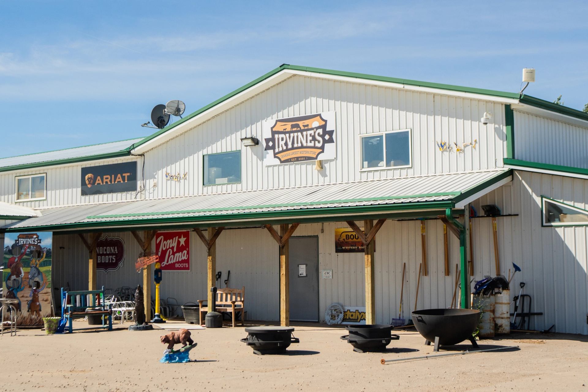 The exterior of Irvine Tack & Western Wear.