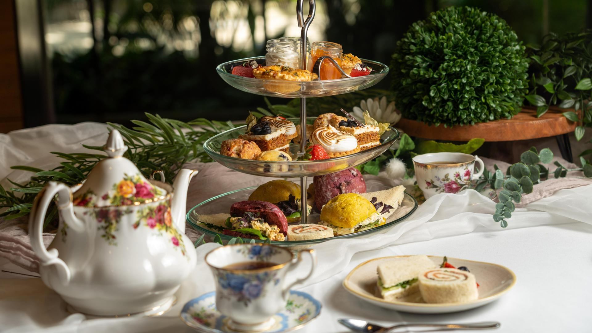 High Tea at the Zoo | Canada's Alberta thumbnail