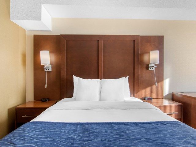 Comfort Inn & Suites Medicine Hat | Canada's Alberta thumbnail