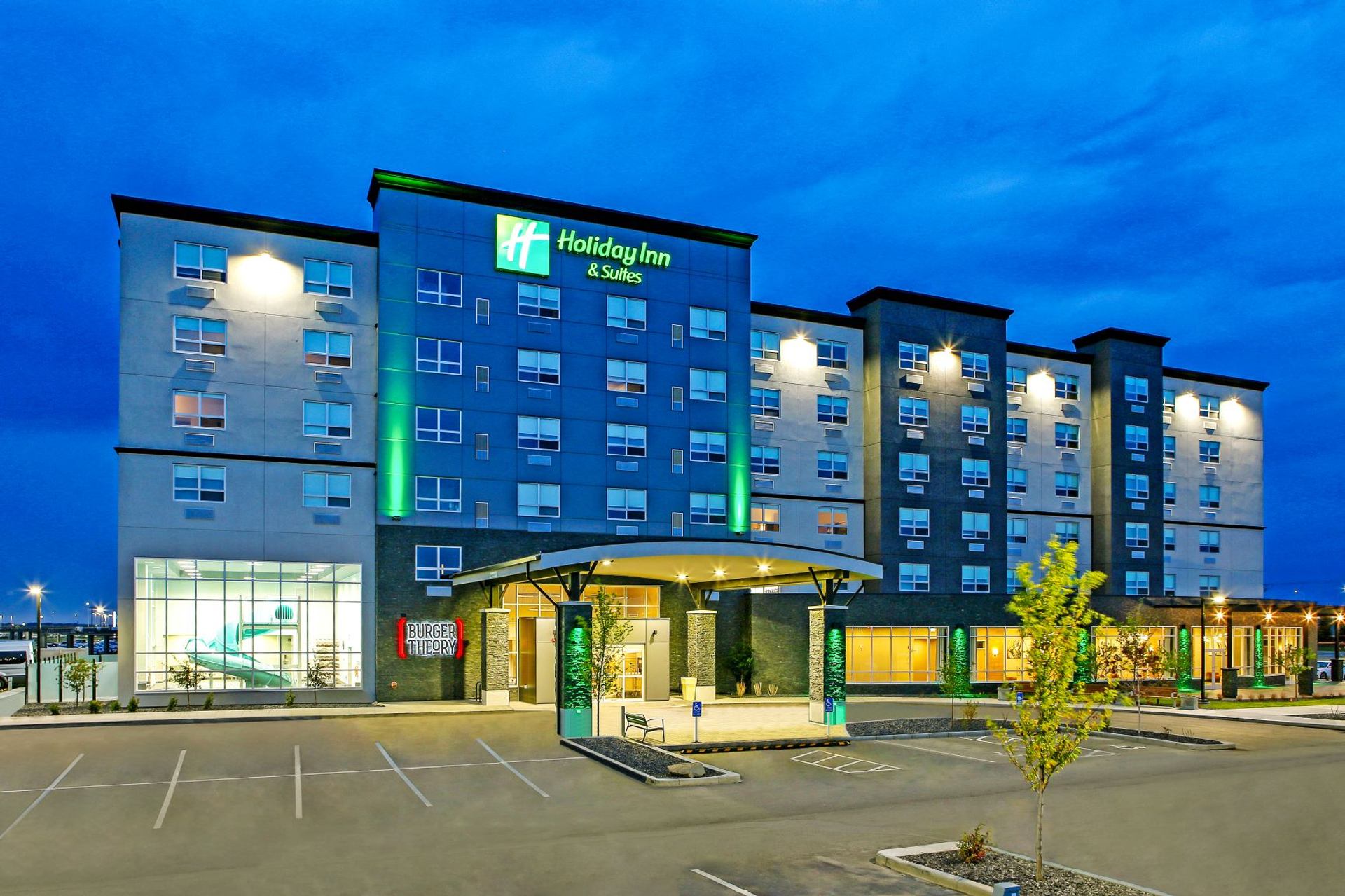 Holiday Inn & Suites Calgary Airport North | Canada's Alberta thumbnail