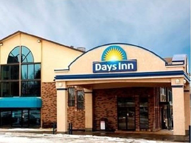 Days Inn by Wyndham Lethbridge | Canada's Alberta thumbnail