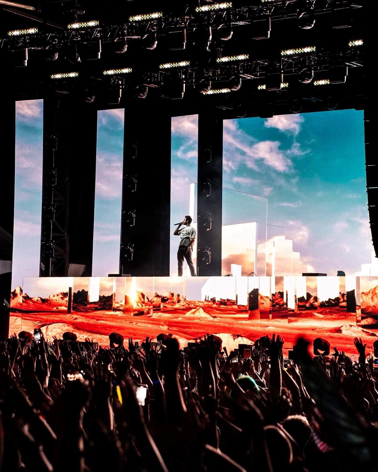 a crowd at the concert