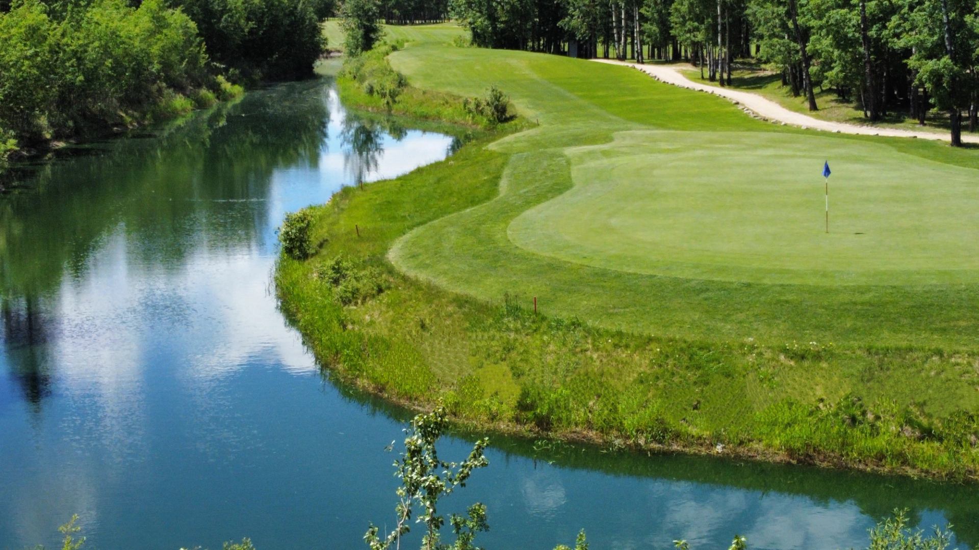 Hole 13 - Par 3 at Lakewood Golf Resort