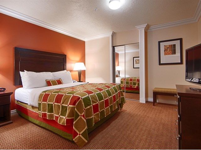 Best Western PLUS Mirage | Canada's Alberta thumbnail