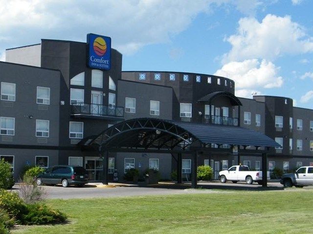 Comfort Inn & Suites Fox Creek | Canada's Alberta thumbnail