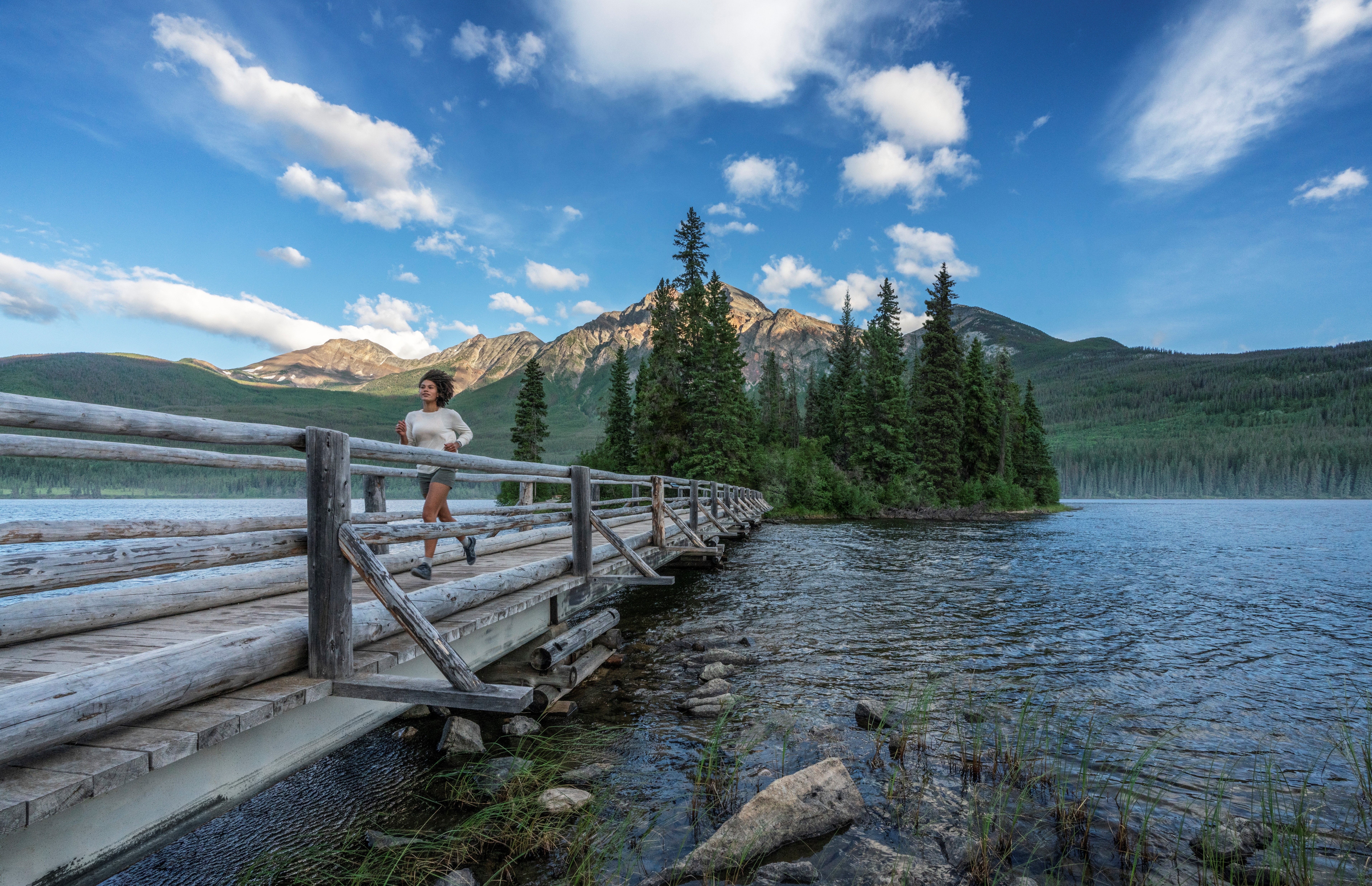 Pyramid Lake | Canada's Alberta thumbnail