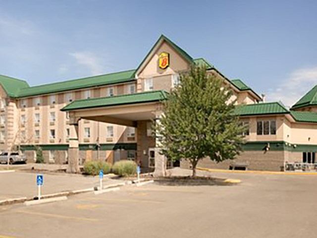 Super 8 Calgary Shawnessy Area | Canada's Alberta thumbnail