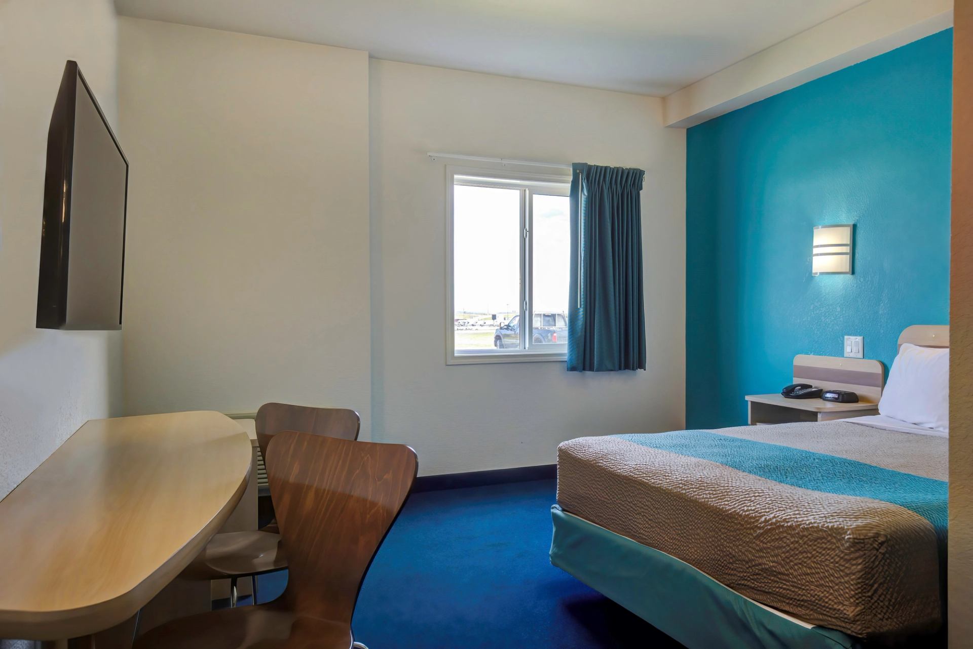 Accessible room with double bed