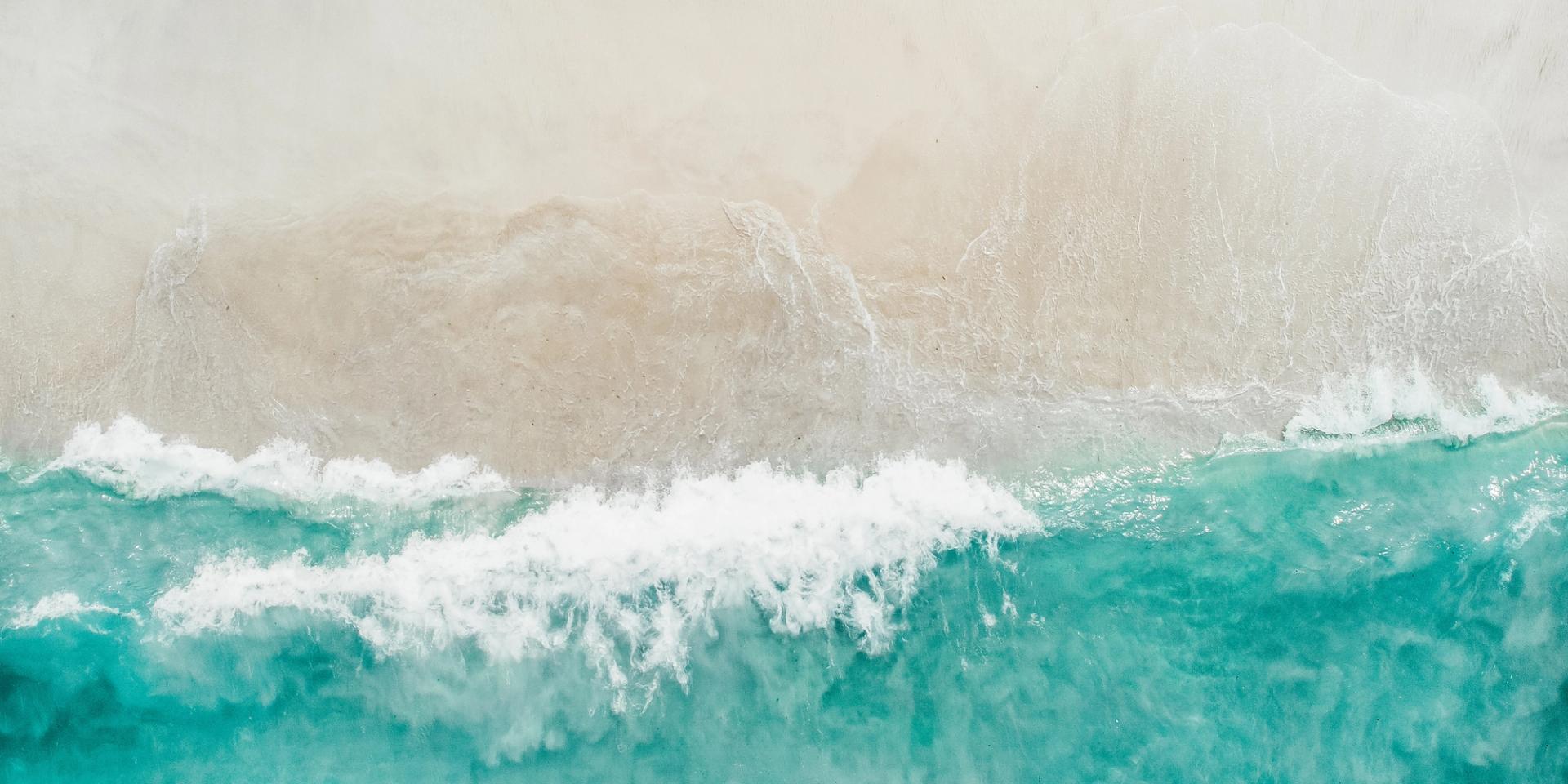 Ocean Crashing Waves