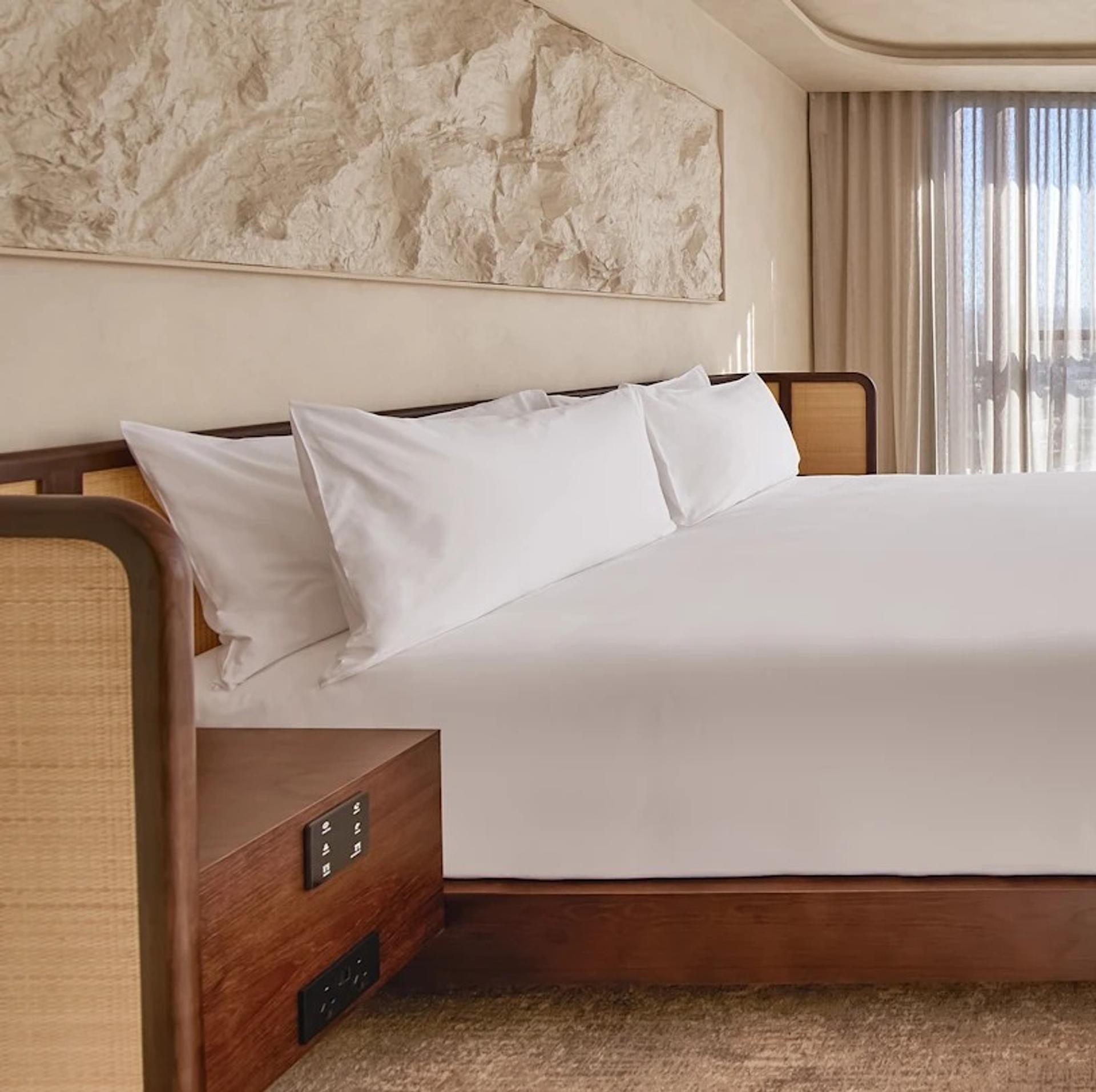 Mondrian Gold Coast Hotel