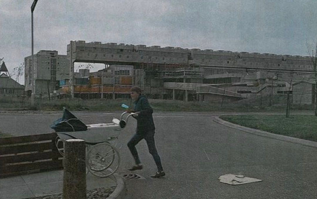 Hover prerender image 25