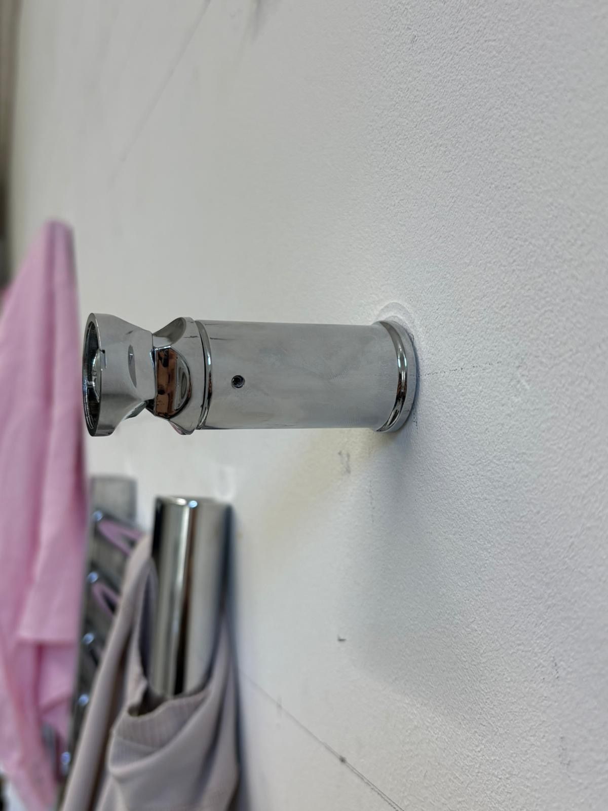 Hover prerender image 27