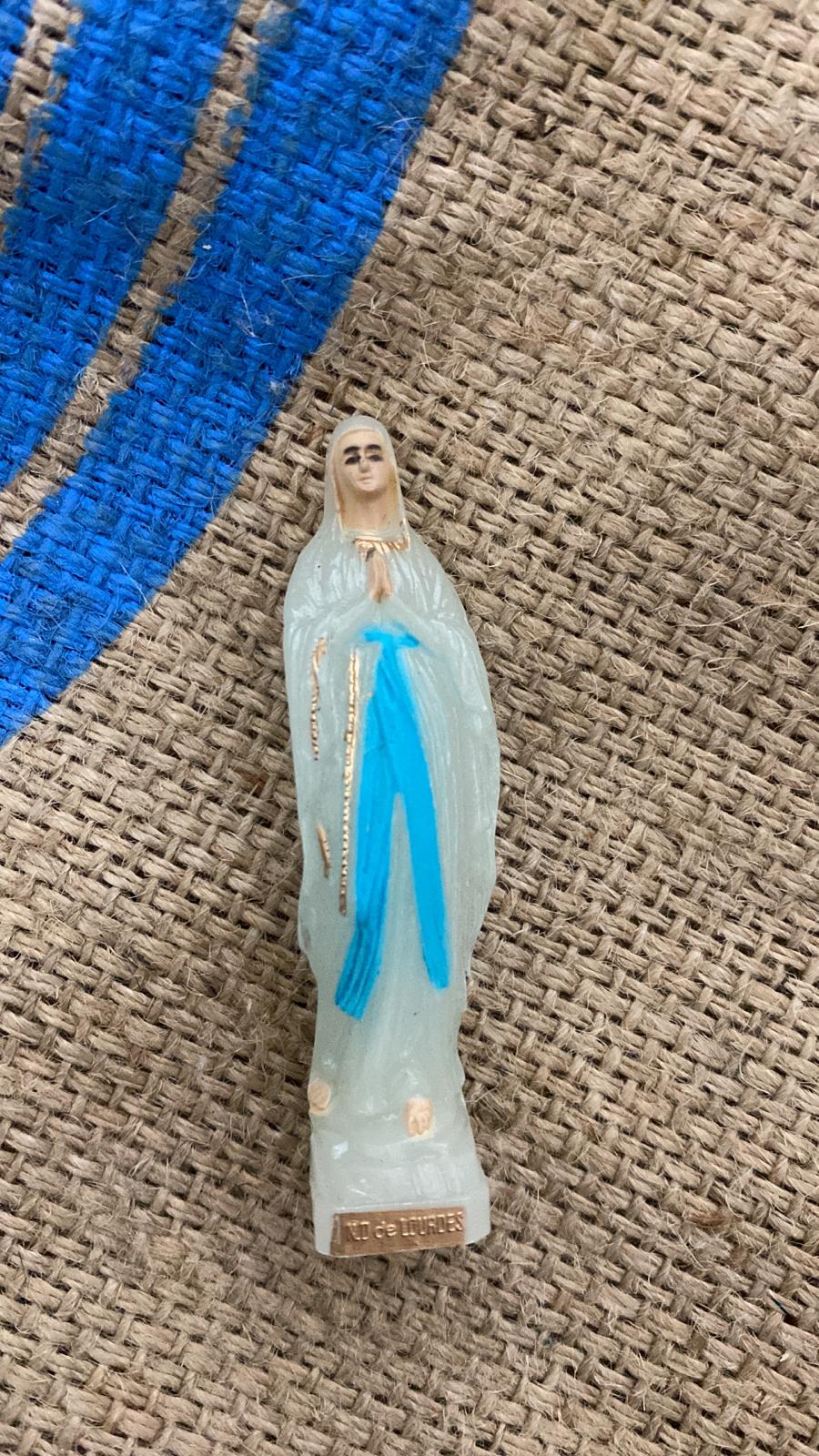 Hover prerender image 35