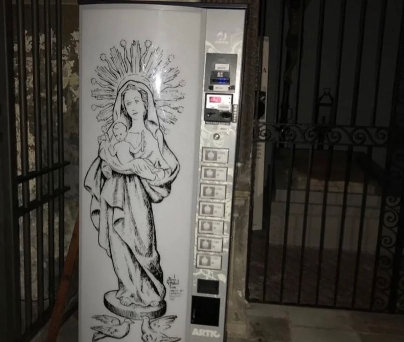 Hover prerender image 32