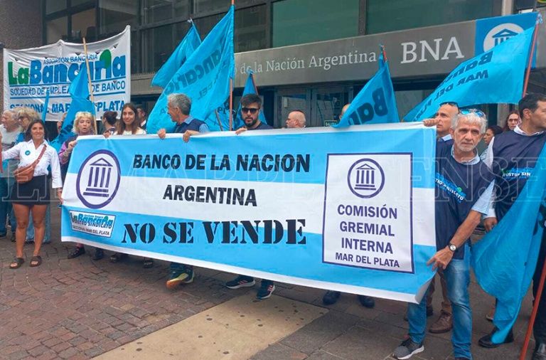 Se juntarán firmas en contra de la privatización del Banco Nación