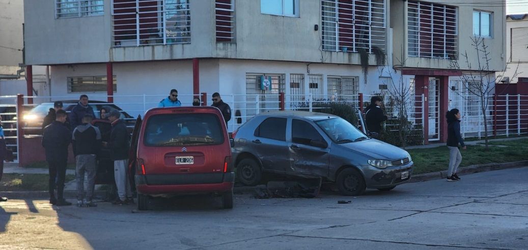 Choque en el barrio San Calletano: no hay heridos graves 