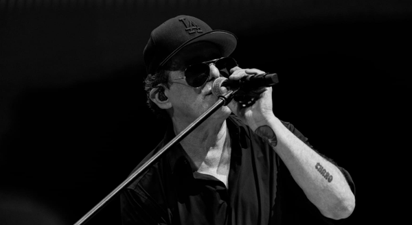 Andrés Calamaro llega a Mar del Plata con “Como Cantor” y ya venden entradas en el Polideportivo