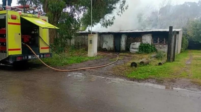 Dejó prendida la salamandra y causó un incendio en su casa: no hubo heridos 