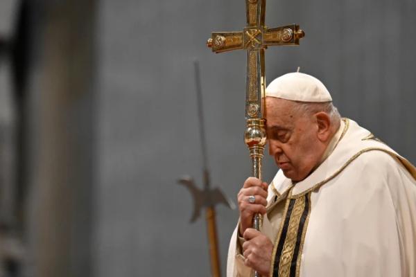 El papa Francisco muestra mejoría y retoma algunas actividades tras su hospitalización