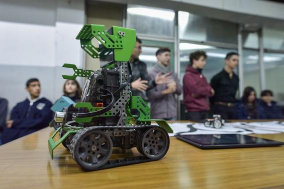 Se lanzó un proyecto para crear el Programa Municipal de Robótica e Inteligencia Artificial Educativa