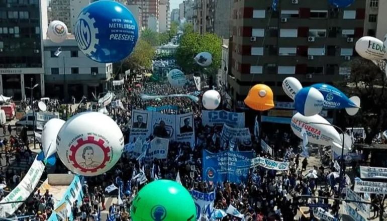 Moyano reveló que en menos de un mes habrá un nuevo paro general de la CGT