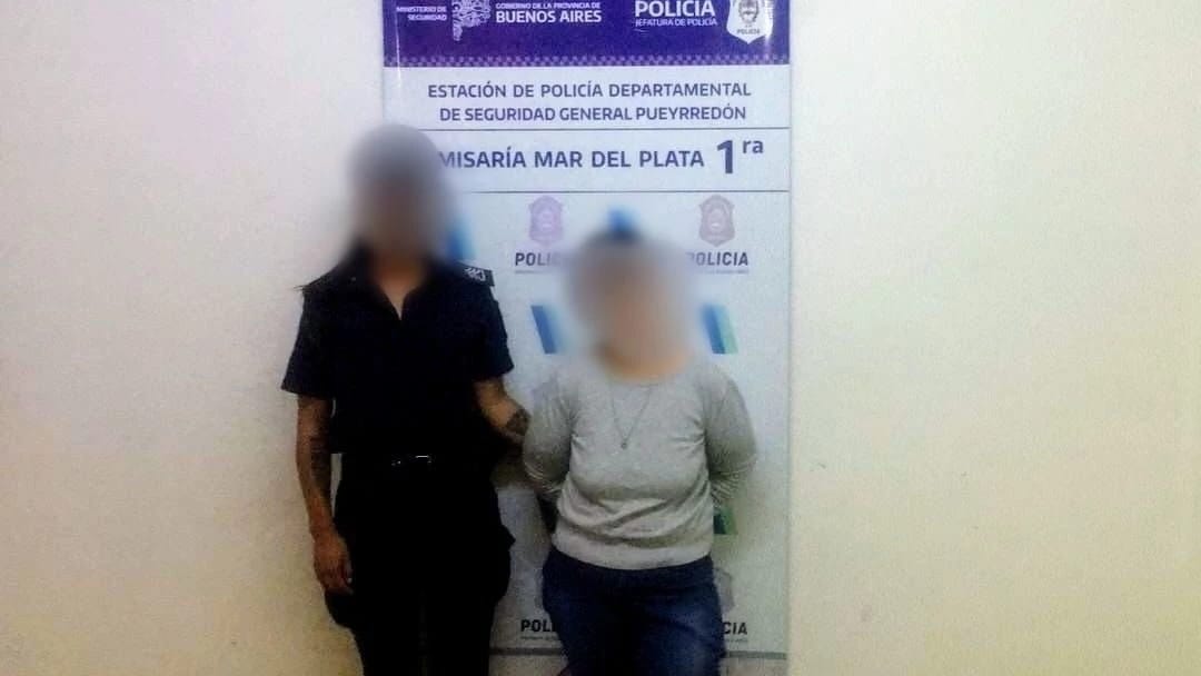 Una mujer intentó robar en un shopping y fue detenida cuando salía