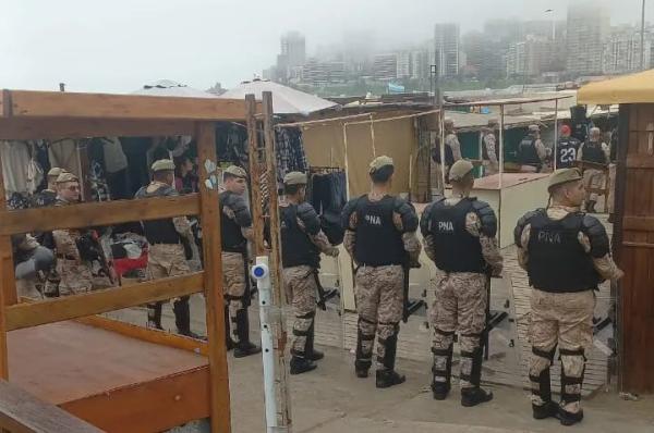 Allanaron la feria de la Rambla por venta de productos falsificados