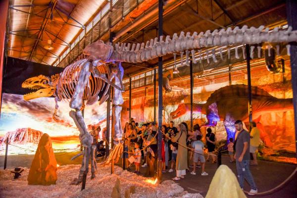 "Viven Dinosaurios" entra en su recta final en Mar del Plata: últimos días para adentrarse en la era jurásica