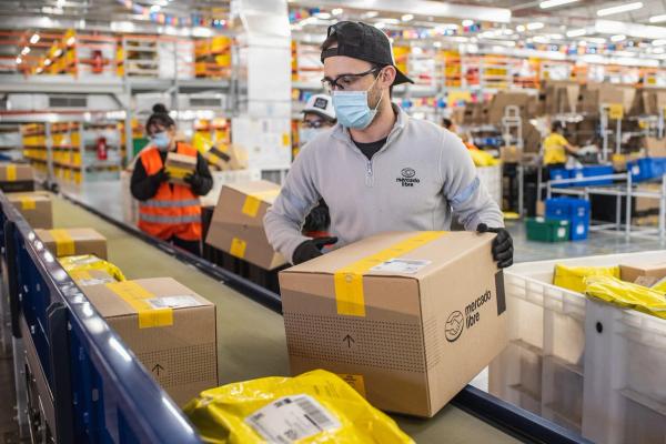 Mercado Libre habilitará compras internacionales con entrega puerta a puerta en Argentina