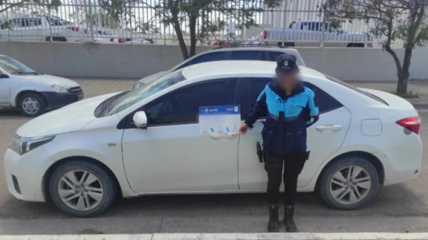 Sorpresa en un control policial: el auto tenía pedido de secuestro y lo manejaba un efectivo