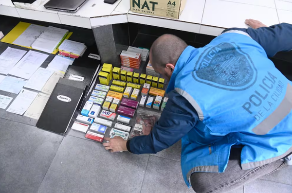 Clausuran un centro médico clandestino en la Villa 31 con medicamentos vencidos y equipos odontológicos