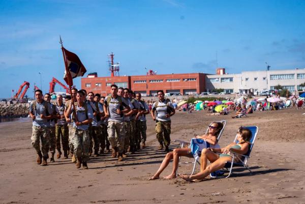 Las Fuerzas Armadas seguirán en Mar del Plata con entrenamientos y actividades especiales