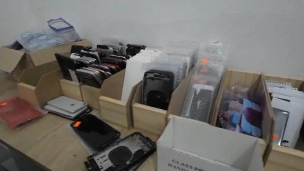 Investigaban el robo de un iPad y secuestraron mercadería por $38 millones 