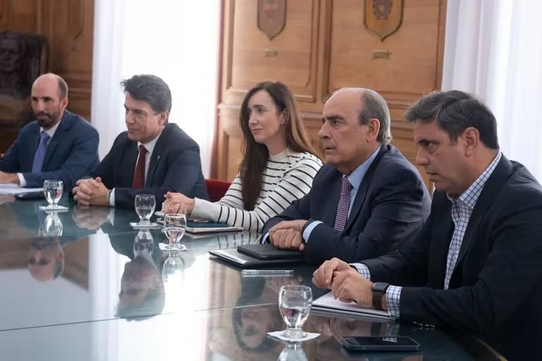 Villaruel estuvo reunida con varios senadores oficialistas