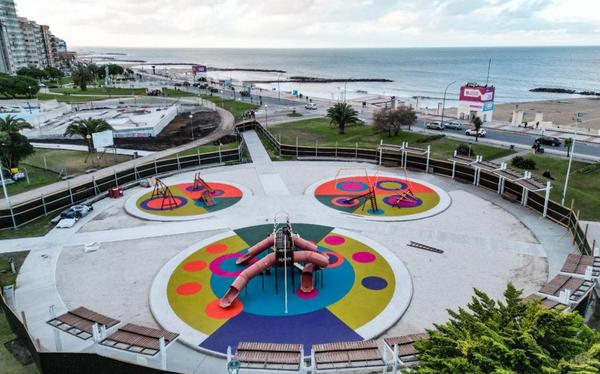 Plaza España renovada: nuevos juegos inclusivos, mejoras pluviales y más iluminación