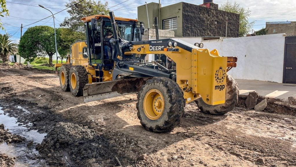 Avanzan las obras de pavimentación y bacheo en más de diez barrios de Mar del Plata