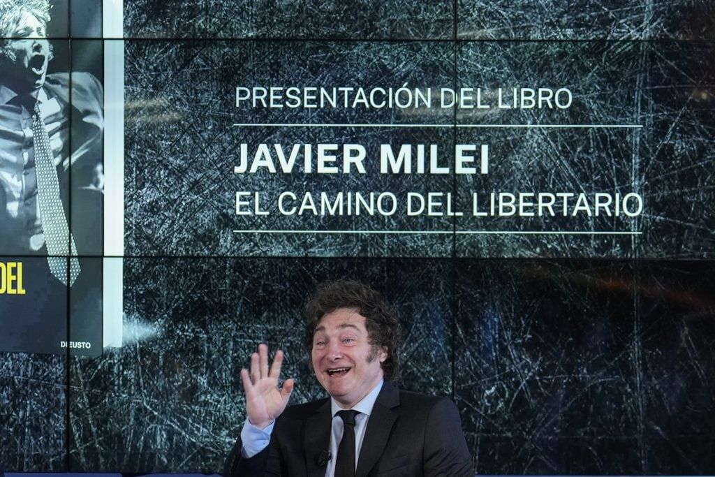  Milei estuvo reunido con empresarios españoles y calificó al encuentro como "fabuloso"