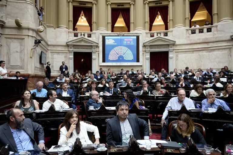 El peronismo no tendría los votos para rechazar el DNU en Diputados