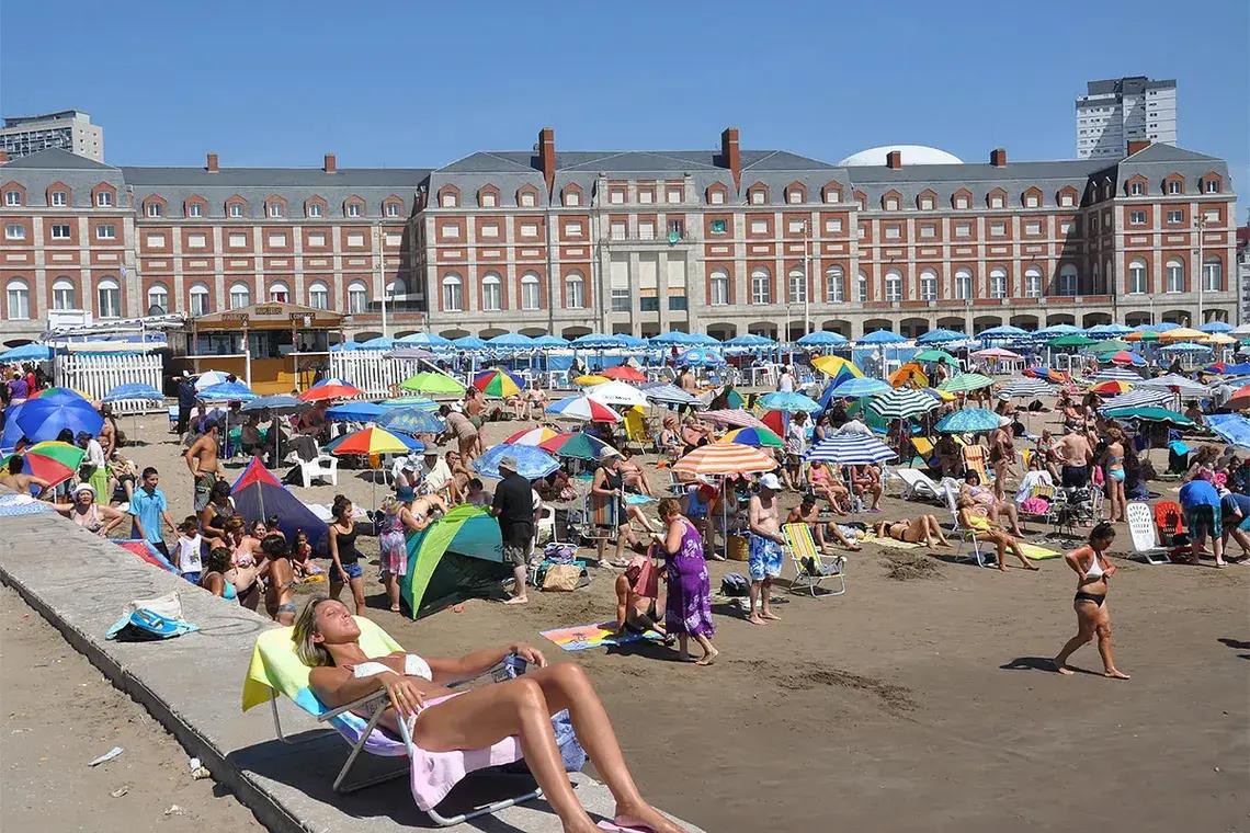 Hoteleros rechazan la reducción de fines de semana largos: "Son importantes para la generación de trabajo"