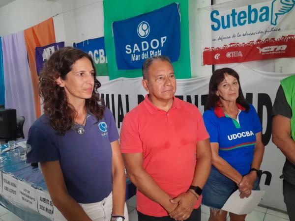 Docentes de Mar del Plata adhieren masivamente al paro nacional en rechazo a la falta de paritaria