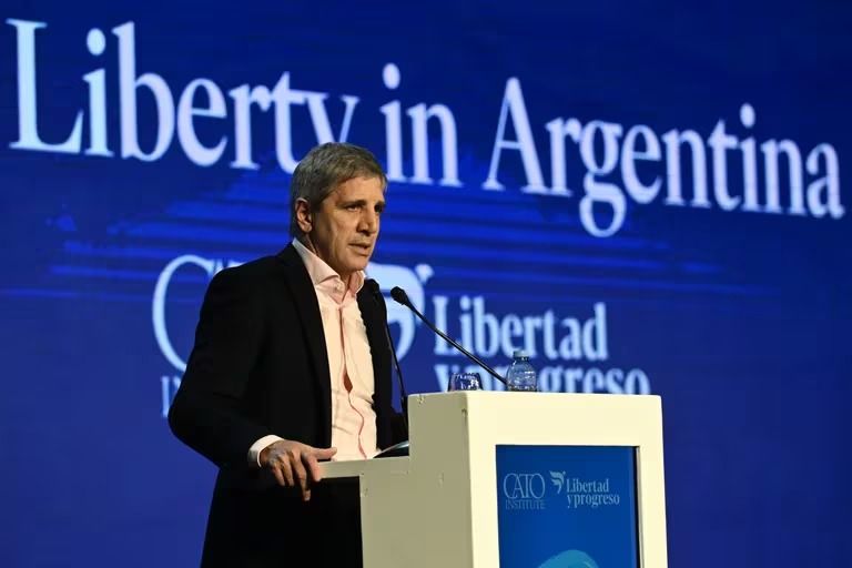Caputo confirmó una nueva negociación con el FMI por un nuevo acuerdo
