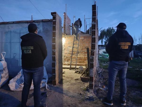 Dos detenidos por venta de drogas en el barrio Camet