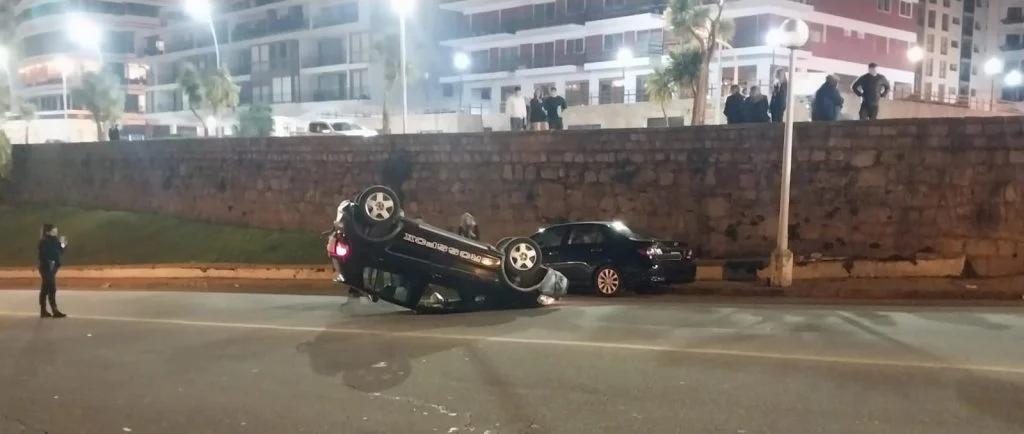 Vuelco en la costa: una conductora se negó a realizar el test de alcoholemia